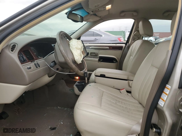 2004 Lincoln Town Car Signature with VIN 1LNHM81WX4Y606532, listed as a Copart auction lot 49666775 with 47,509 mi miles and Salvage Title. Bid and sale history available at carsss.com. Image 7.
