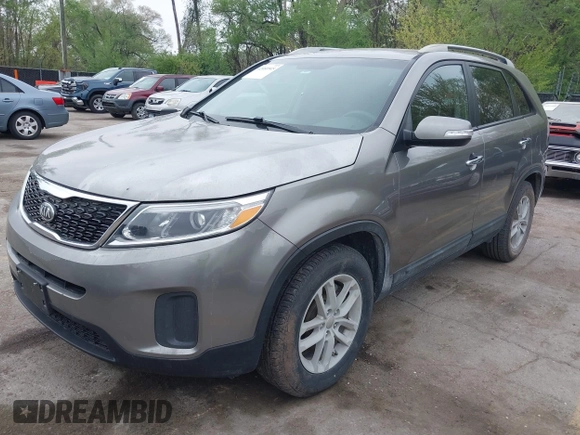 2015 Kia Sorento LX with VIN 5XYKT4A77FG601170, listed as a IAAI auction lot 42080945 with 206,689 mi miles. Bid and sale history available at carsss.com. Image 2.