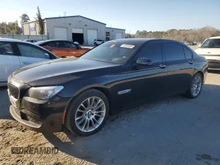 2013 BMW 7 Series 740Li with VIN WBAYE4C54DD137568, listed as a Copart auction lot 43586685 with 181,796 mi miles and Clean title. Bid and sale history available at DreamBid. Image 1.