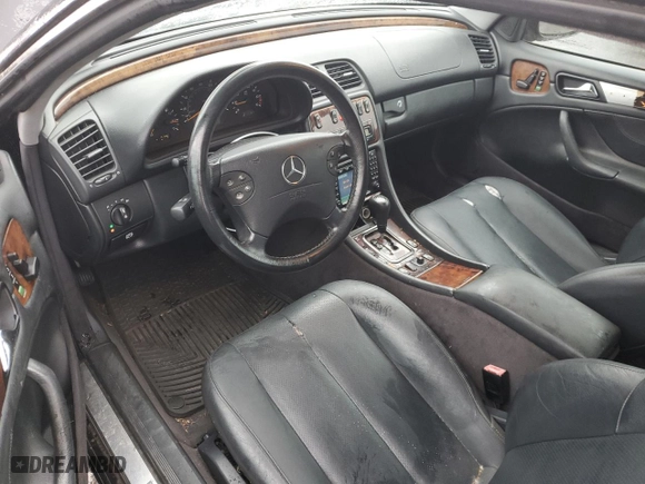 2000 Mercedes-Benz CLK-Class with VIN WDBLK65G7YT046952, listed as a Copart auction lot 81919584 with 131,468 mi miles and Clean Title. Bid and sale history available at carsss.com. Image 8.