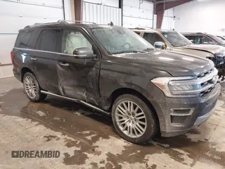 2024 Ford Expedition Limited z VIN 1FMJU2A83REA40674, wystawiony jako IAAI lot #41593916 z przebiegiem 6 180 mil mil oraz . Historia ofert i sprzedaży dostępna na DreamBid. Obrazek 1.
