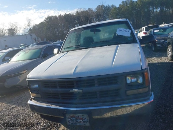 1995 Chevrolet C/K 2500 with VIN 1GCFC24KXSZ235027, listed as a IAAI auction lot 41618945 with NaN miles. Bid and sale history available at carsss.com. Image 12.