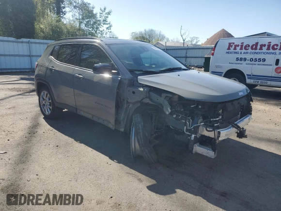 2023 Jeep Compass Latitude Lux с VIN 3C4NJDFN0PT570512, выставлен на аукционе Copart как лот 54932165 с пробегом 27 227 миль миль и Списание • Salvage title. История ставок и продаж доступна на DreamBid. Изображение 4.