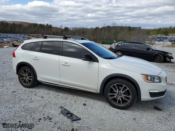2016 Volvo V60 Cross Country T5 with VIN YV4612HK2G1004819, listed as a Copart auction lot 49656705 with 90,735 mi miles and Salvage Title. Bid and sale history available at carsss.com. Image 4.