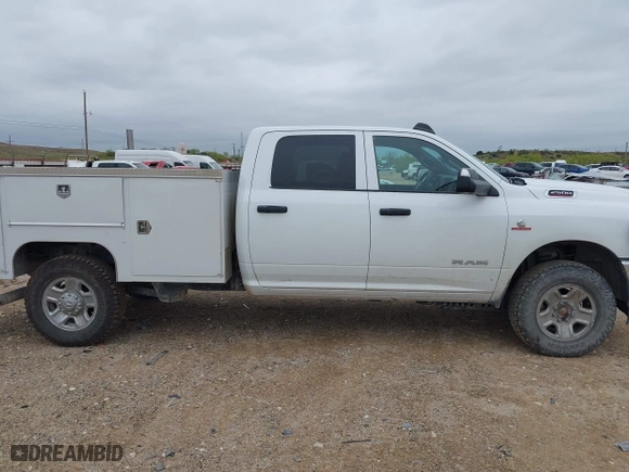 2022 Ram 2500 Tradesman with VIN 3C6UR5HL1NG213746, listed as a IAAI auction lot 41917608 with 133,775 mi miles. Bid and sale history available at carsss.com. Image 13.