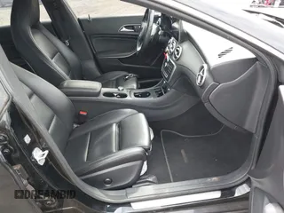 2018 Mercedes-Benz CLA 250 z VIN WDDSJ4GB8JN605978, wystawiony jako IAAI lot #41664999 z przebiegiem 59 527 mil mil oraz . Historia ofert i sprzedaży dostępna na DreamBid. Obrazek 5.