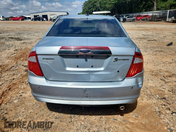 2010 Ford Fusion Hybrid z VIN 3FADP0L30AR134503, wystawiony jako Copart lot #62948515 z przebiegiem 226 913 mil mil oraz Szkoda całkowita • Salvage title. Historia ofert i sprzedaży dostępna na DreamBid. Obrazek 6.