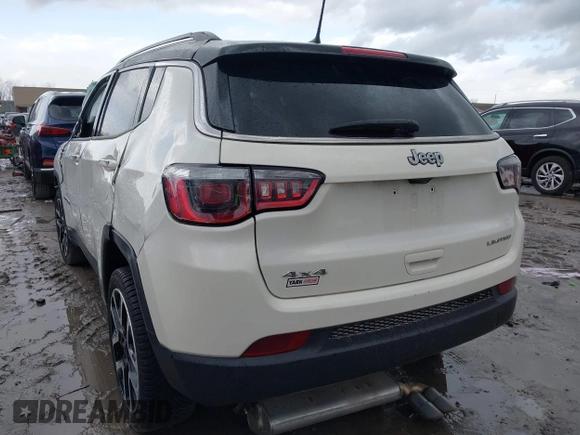 2018 Jeep Compass Limited with VIN 3C4NJDCBXJT350246, listed as a IAAI auction lot 41711327 with 112,364 mi miles. Bid and sale history available at carsss.com. Image 3.