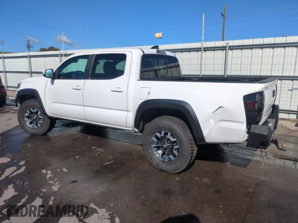 2020 Toyota Tacoma SR5 z VIN 5TFCZ5AN9LX230688, wystawiony jako Copart lot #55305165 z przebiegiem 50 381 mil mil oraz Szkoda całkowita • Salvage title. Historia ofert i sprzedaży dostępna na DreamBid. Obrazek 2.