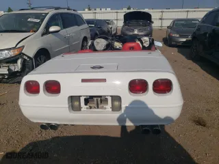 1995 Chevrolet Corvette with VIN 1G1YY32P6S5106006, listed as a Copart auction lot 68362564 with 0 mi miles and Salvage Title. Bid and sale history available at carsss.com. Image 6.