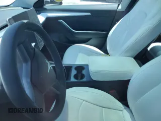 2022 Tesla Model 3 Long Range z VIN 5YJ3E1EBXNF263832, wystawiony jako Copart lot #57177445 z przebiegiem Nie podano mil oraz Szkoda całkowita • Salvage title. Historia ofert i sprzedaży dostępna na DreamBid. Obrazek 9.