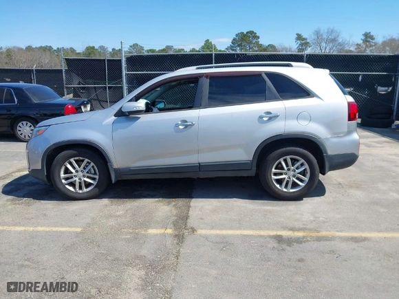 2015 Kia Sorento LX with VIN 5XYKT4A60FG594389, listed as a IAAI auction lot 41795643 with 144,049 mi miles. Bid and sale history available at carsss.com. Image 14.