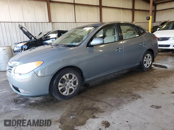 2010 Hyundai Elantra GLS z VIN KMHDU4AD9AU939068, wystawiony jako Copart lot #57639885 z przebiegiem 185 829 mil mil oraz Szkoda całkowita • Salvage title. Historia ofert i sprzedaży dostępna na DreamBid. Obrazek 1.