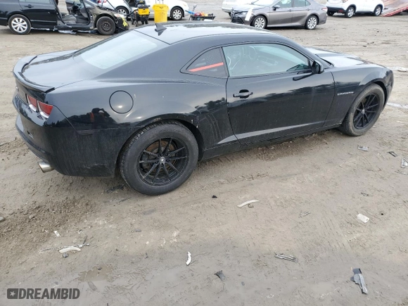 2013 Chevrolet Camaro LS with VIN 2G1FE1E39D9147877, listed as a Copart auction lot 48160705 with 146,818 mi miles and Clean Title. Bid and sale history available at carsss.com. Image 3.