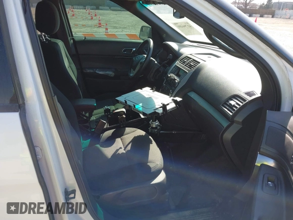 2013 Ford Police Interceptor Utility z VIN 1FM5K8ARXDGC73841, wystawiony jako IAAI lot #41794491 z przebiegiem 177 368 mil mil oraz . Historia ofert i sprzedaży dostępna na DreamBid. Obrazek 5.
