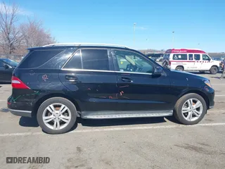 2013 Mercedes-Benz M-Class ML 350 with VIN 4JGDA5HB6DA183773, listed as a IAAI auction lot 41843086 with 139,302 mi miles. Bid and sale history available at carsss.com. Image 13.