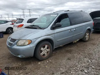 2005 Dodge Caravan SXT with VIN 2D4GP44L65R137675, listed as a Copart auction lot 53655995 with 120,922 mi miles and Clean Title. Bid and sale history available at carsss.com. Image 1.