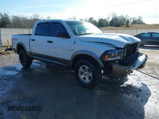 2009 Dodge 1500 Laramie z VIN 1D3HV13T39S740103, wystawiony jako IAAI lot #41272322 z przebiegiem 180 139 mil mil oraz . Historia ofert i sprzedaży dostępna na DreamBid. Obrazek 1.