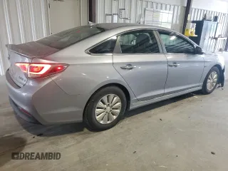 2017 Hyundai Sonata Hybrid SE with VIN KMHE24L19HA048576, listed as a Copart auction lot 53164213 with 101,715 mi miles. Bid and sale history available at carsss.com. Image 3.
