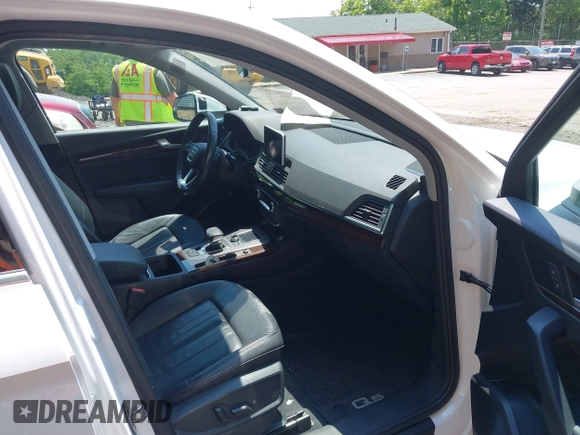 2020 Audi Q5 Premium Plus with VIN WA1E2AFY8L2049128, listed as a IAAI auction lot 42376021 with 65,498 mi miles and . Bid and sale history available at DreamBid. Image 5.