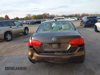 2012 Volkswagen Jetta SE с VIN 3VWDP7AJ4CM370850, выставлен на аукционе IAAI как лот 40704526 с пробегом 156 554 миль миль и . История ставок и продаж доступна на DreamBid. Изображение 16.