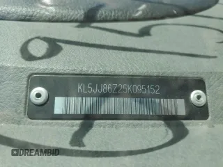 2005 Suzuki Forenza z VIN KL5JJ86Z25K095152, wystawiony jako Copart lot #69513534 z przebiegiem 40 534 mil mil oraz Szkody całkowita. Historia ofert i sprzedaży dostępna na DreamBid. Obrazek 12.