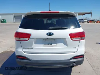 2016 Kia Sorento LX z VIN 5XYPGDA50GG141084, wystawiony jako IAAI lot #41848617 z przebiegiem 102 576 mil mil oraz . Historia ofert i sprzedaży dostępna na DreamBid. Obrazek 16.