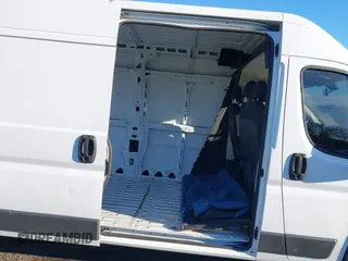 2017 Ram ProMaster Cargo with VIN 3C6TRVDGXHE505951, listed as a IAAI auction lot 41214244 with 285,962 mi miles. Bid and sale history available at carsss.com. Image 8.