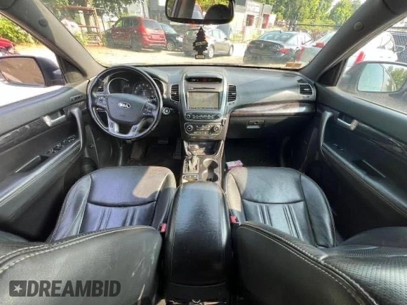 2014 Kia Sorento SX Limited with VIN 5XYKWDA78EG445095, listed as a Copart auction lot 48634895 with 160,248 mi miles and Clean Title. Bid and sale history available at DreamBid. Image 9.