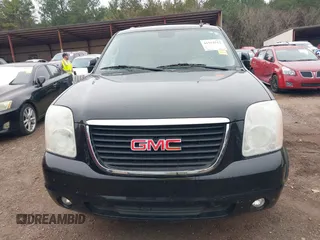 2012 GMC Yukon SLT with VIN 1GKS1CE09CR141878, listed as a IAAI auction lot 41552512 with 204,253 mi miles. Bid and sale history available at carsss.com. Image 12.