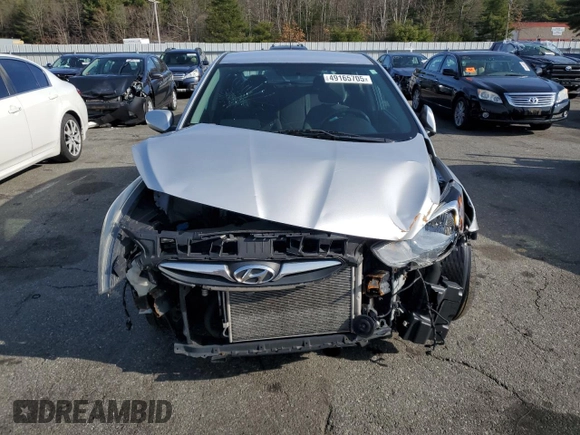2012 Hyundai Accent SE z VIN KMHCU5AE2CU010532, wystawiony jako Copart lot #49165705 z przebiegiem Nie podano mil oraz Szkoda całkowita • Salvage title. Historia ofert i sprzedaży dostępna na DreamBid. Obrazek 5.