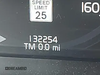 2017 Volvo XC90 Momentum with VIN YV4A22PK5H1138525, listed as a IAAI auction lot 42275475 with 132,254 mi miles and . Bid and sale history available at DreamBid. Image 16.