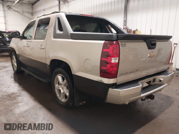 2007 Chevrolet Avalanche LTZ z VIN 3GNFK12367G139144, wystawiony jako IAAI lot #42148086 z przebiegiem 159 007 mil mil oraz . Historia ofert i sprzedaży dostępna na DreamBid. Obrazek 3.