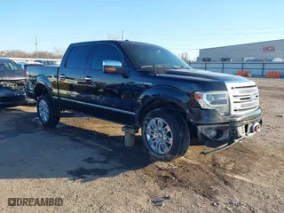 2013 Ford F-150 XLT with VIN 1FTFW1E63DFA15848, listed as a IAAI auction lot 41400070 with 233,407 mi miles. Bid and sale history available at carsss.com. Image 1.