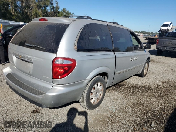 2006 Chrysler Town & Country LWB Touring with VIN 2A4GP54L96R760657, listed as a Copart auction lot 82355954 with 0 mi miles and Non Repairable. Bid and sale history available at carsss.com. Image 3.