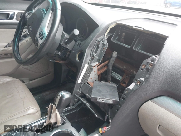 2011 Ford Explorer XLT with VIN 1FMHK8D84BGA01038, listed as a IAAI auction lot 42114219 with Not Provided miles and . Bid and sale history available at carsss.com. Image 6.