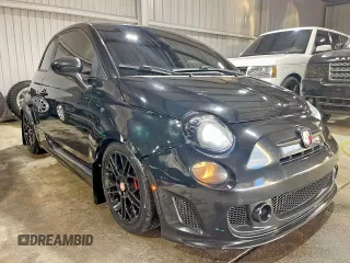 2013 FIAT 500 Abarth z VIN 3C3CFFFH9DT664970, wystawiony jako Copart lot #58541385 z przebiegiem 121 686 mil mil oraz Szkody całkowita. Historia ofert i sprzedaży dostępna na DreamBid. Obrazek 1.