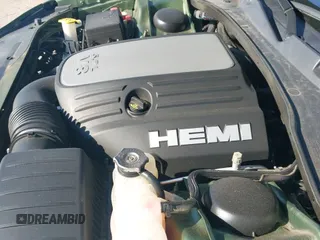 2023 Dodge Charger R/T z VIN 2C3CDXCT1PH535767, wystawiony jako IAAI lot #43178270 z przebiegiem 26 987 mil mil oraz . Historia ofert i sprzedaży dostępna na DreamBid. Obrazek 19.