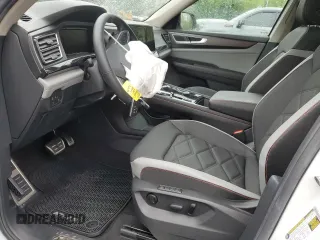 2024 Volkswagen Atlas Peak Edition SEL with VIN 1V2GR2CA7RC550827, listed as a Copart auction lot 55834155 with 1,608 mi miles and Salvage title. Bid and sale history available at DreamBid. Image 7.