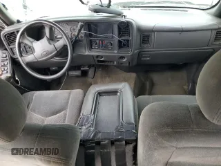 2003 Chevrolet Silverado 1500HD LS z VIN 1GCGC13U33F239621, wystawiony jako Copart lot #71950024 z przebiegiem Nie podano mil oraz Szkoda całkowita • Salvage title. Historia ofert i sprzedaży dostępna na DreamBid. Obrazek 8.