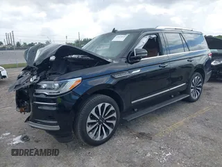 2023 Lincoln Navigator Reserve z VIN 5LMJJ2KG1PEL10963, wystawiony jako IAAI lot #42015849 z przebiegiem 31 852 mil mil oraz . Historia ofert i sprzedaży dostępna na DreamBid. Obrazek 2.