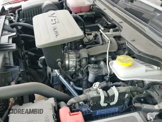 2025 Ram 1500 Big Horn z VIN 1C6RRFFG1SN509435, wystawiony jako IAAI lot #42658494 z przebiegiem 8 021 mil mil oraz . Historia ofert i sprzedaży dostępna na DreamBid. Obrazek 21.