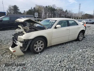 2006 Chrysler 300 Touring z VIN 2C3KA53G56H498703, wystawiony jako Copart lot #49980225 z przebiegiem 257 542 mil mil oraz Szkoda całkowita • Salvage title. Historia ofert i sprzedaży dostępna na DreamBid. Obrazek 1.