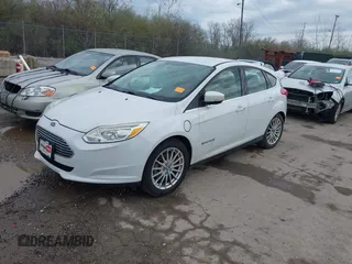 2013 Ford Focus Electric with VIN 1FADP3R49DL273355, listed as a IAAI auction lot 41931111 with 17,078 mi miles and . Bid and sale history available at DreamBid. Image 2.