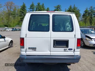 2013 Ford Econoline Passenger XL z VIN 1FBNE3BL8DDA48011, wystawiony jako IAAI lot #42221850 z przebiegiem 74 189 mil mil oraz . Historia ofert i sprzedaży dostępna na DreamBid. Obrazek 16.