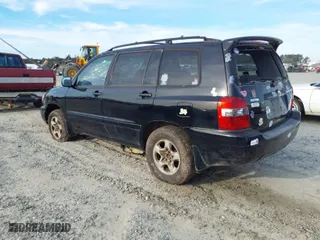 2007 Toyota Highlander with VIN JTEGD21A270158030, listed as a IAAI auction lot 41872550 with 261,250 mi miles. Bid and sale history available at carsss.com. Image 3.