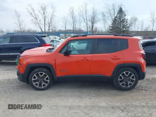 2015 Jeep Renegade Latitude with VIN ZACCJABT9FPB41532, listed as a IAAI auction lot 41977393 with 91,048 mi miles. Bid and sale history available at carsss.com. Image 13.