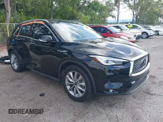 2021 Infiniti QX50 Essential z VIN 3PCAJ5CA4MF107059, wystawiony jako IAAI lot #41730557 z przebiegiem 31 099 mil mil oraz . Historia ofert i sprzedaży dostępna na DreamBid. Obrazek 1.