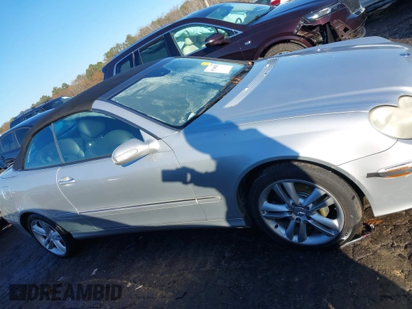 2006 Mercedes-Benz CLK 3.5L with VIN WDBTK56G86T056279, listed as a IAAI auction lot 41146020 with 172,221 mi miles. Bid and sale history available at carsss.com. Image 13.