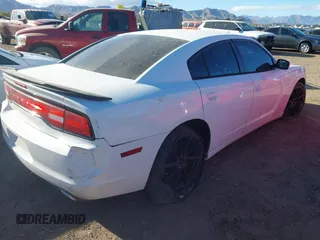 2013 Dodge Charger SE z VIN 2C3CDXBG3DH729863, wystawiony jako IAAI lot #41688941 z przebiegiem 173 230 mil mil oraz . Historia ofert i sprzedaży dostępna na DreamBid. Obrazek 4.